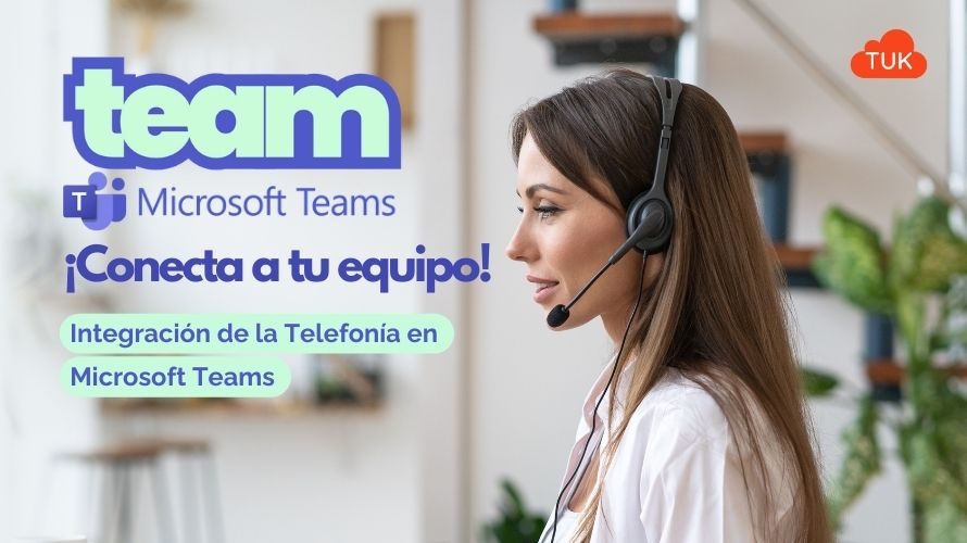 Chica utilizando Microsoft Teams, representando cómo Tuk Informática configura y vende soluciones de comunicación empresarial